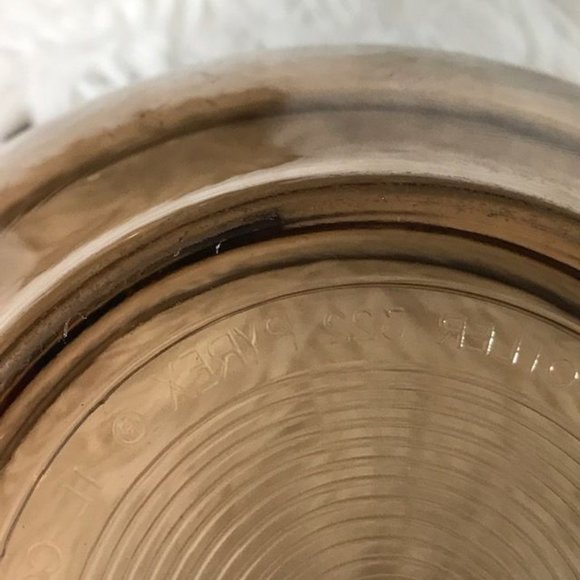 Vintage Set of 2 Amber Pyrex 1qt Rimmed Bowls - Picture 6 of 7